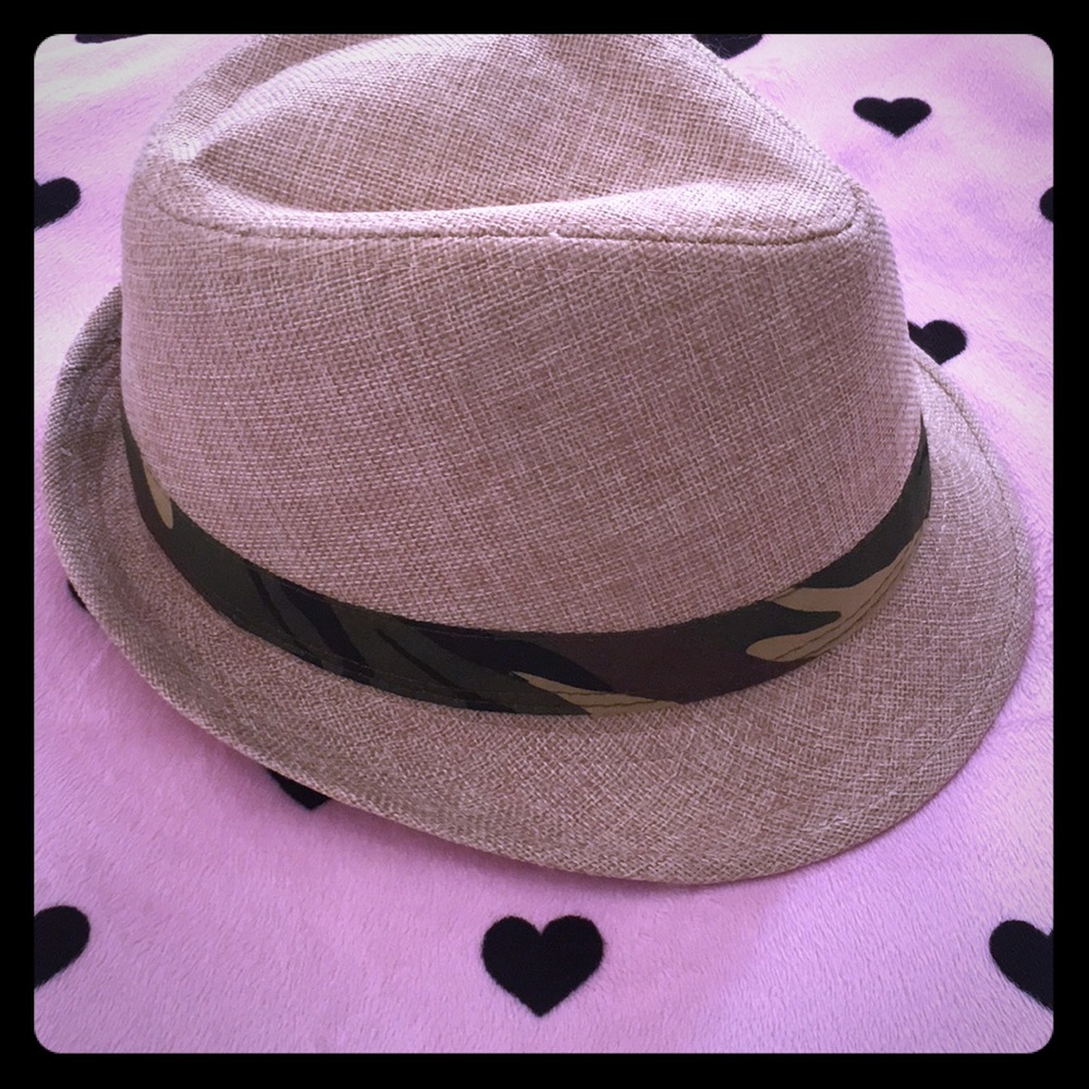 Rue 21 hat